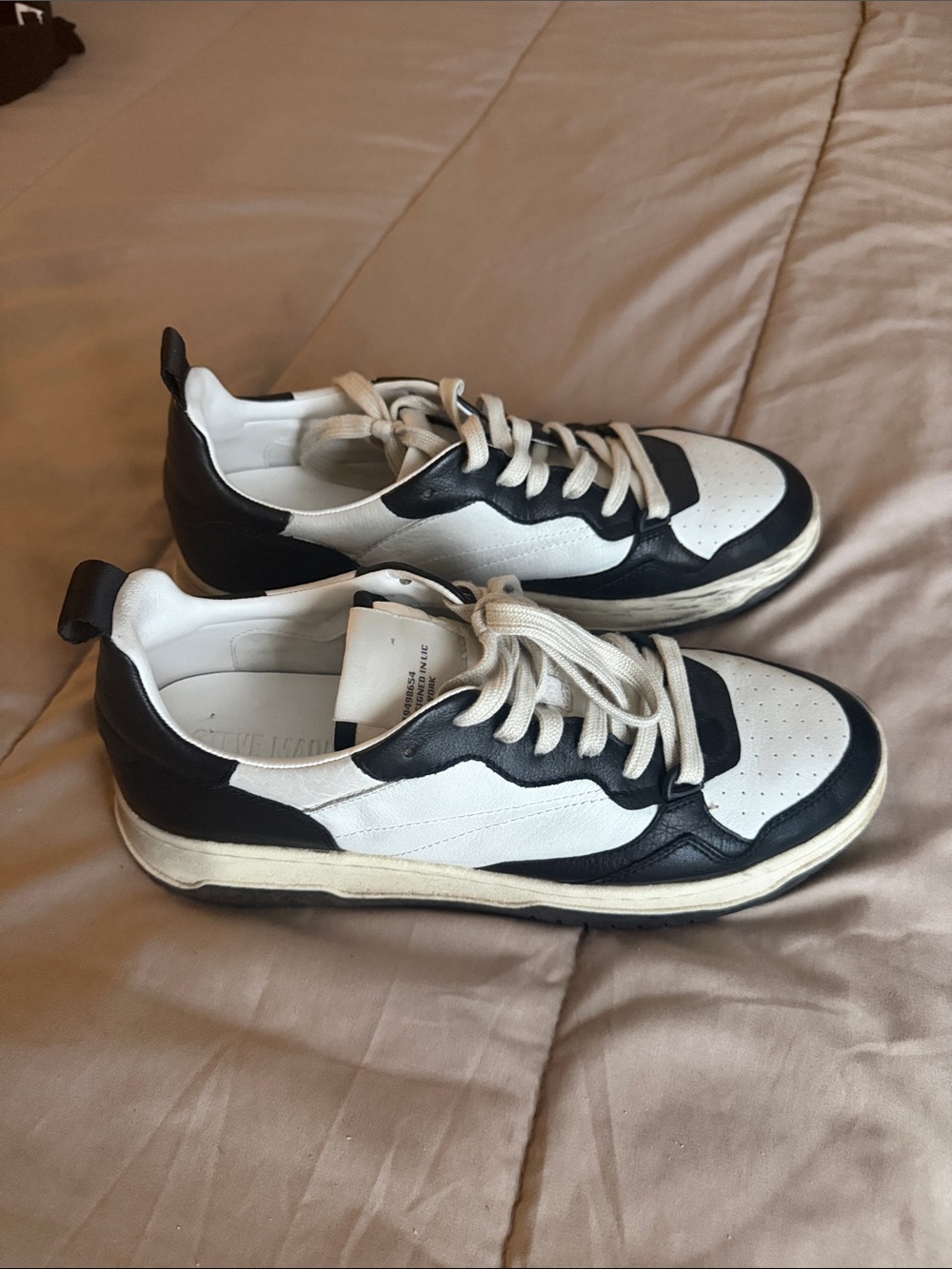 Steve Madden Black and White Low-Top Sneakers worn only once